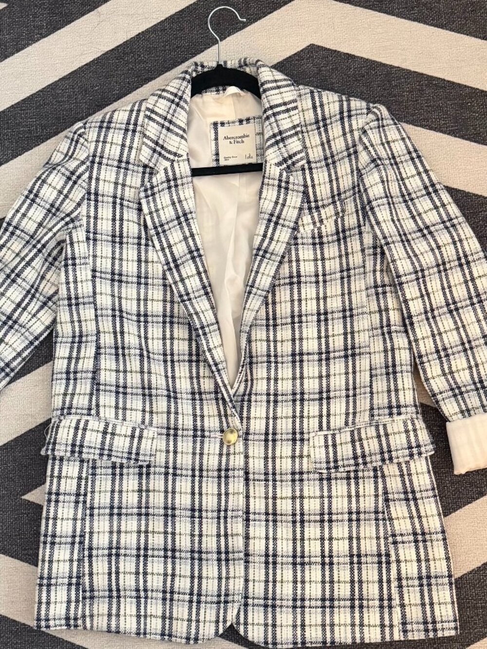 Abercrombie & Fitch White and Navy Plaid Tweed Blazer